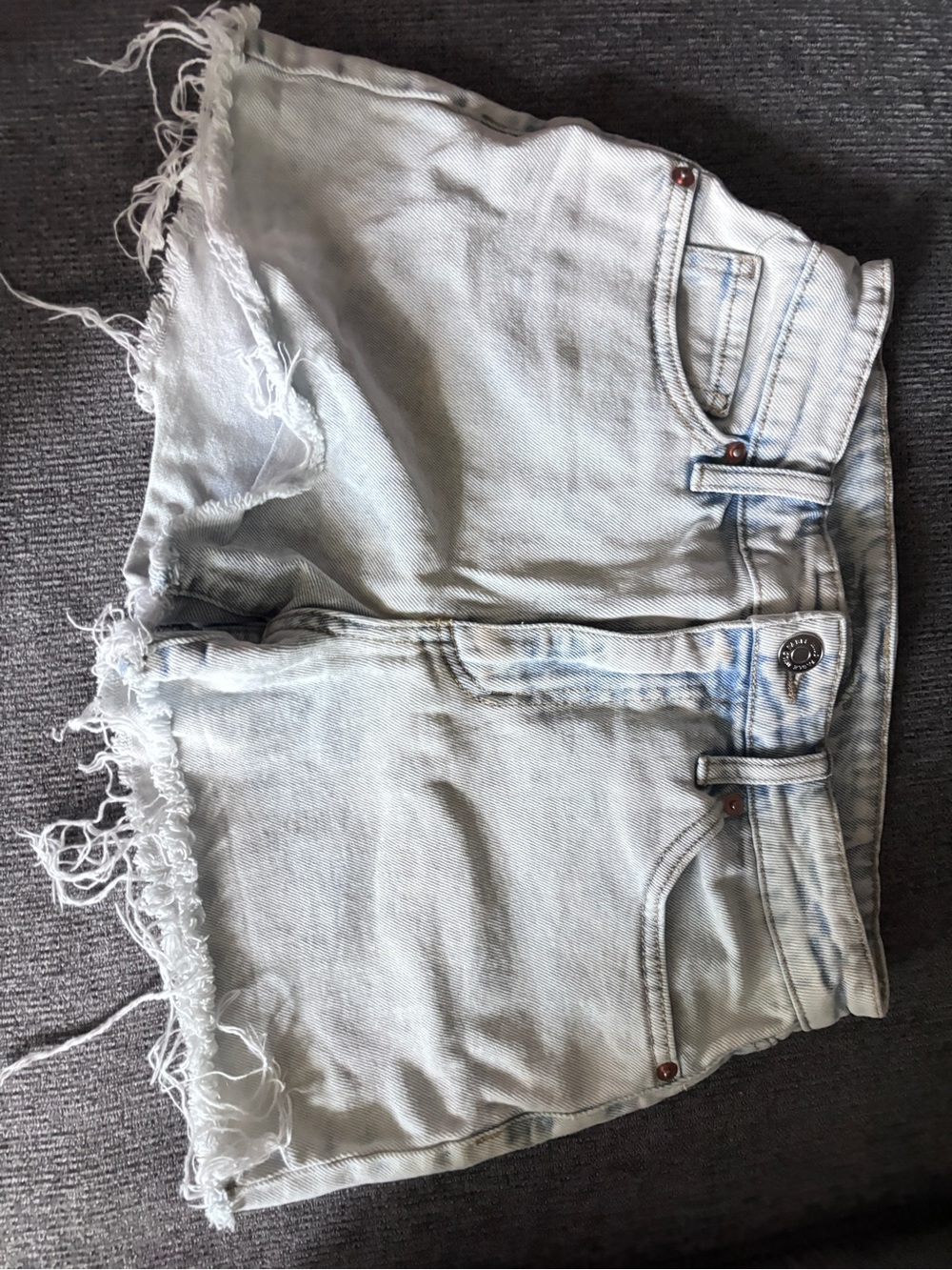 Light Wash Frayed Hem Denim Shorts
